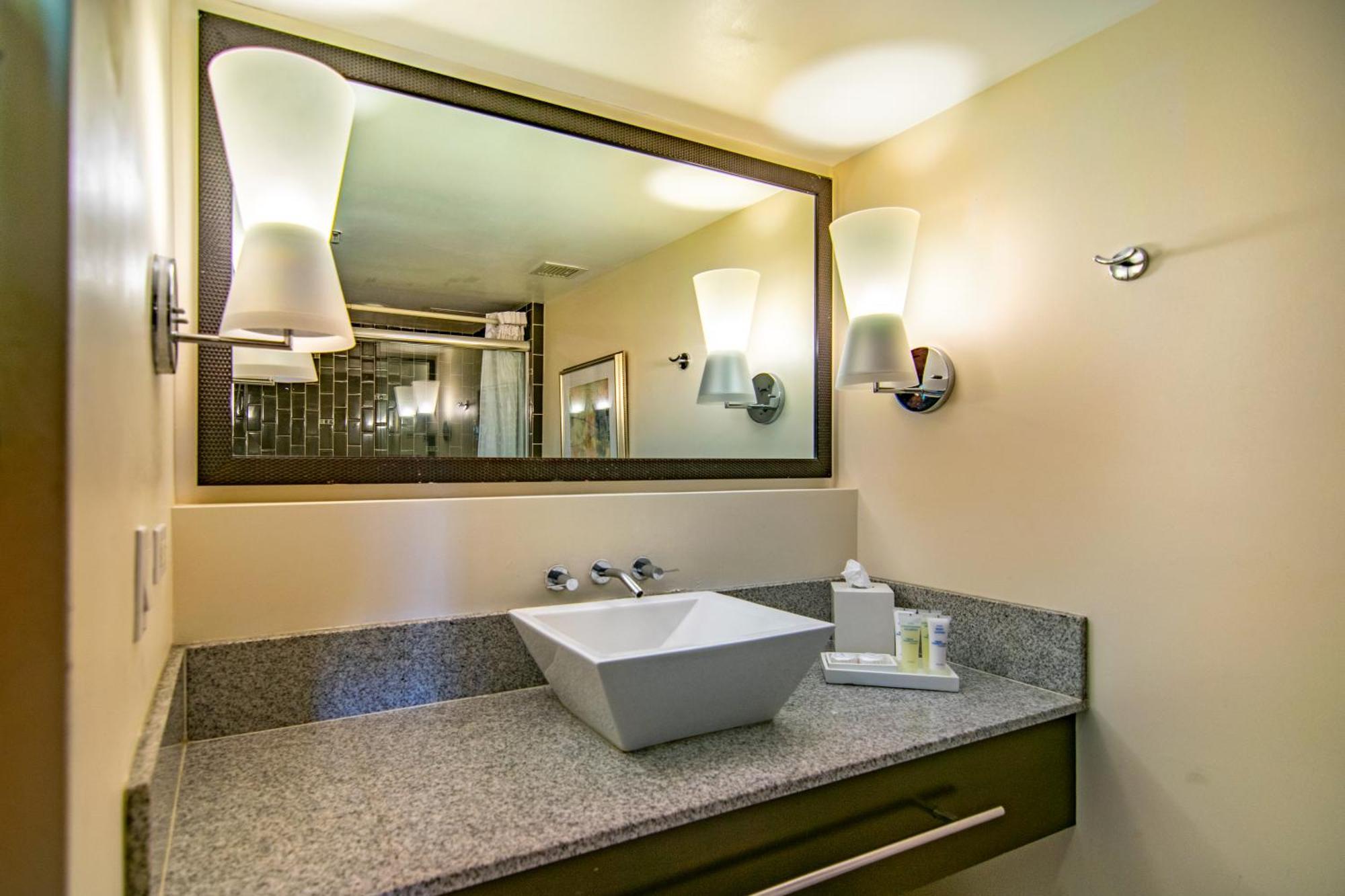 Regency On Beachwalk Waikiki By Outrigger *